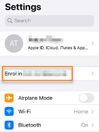 Die Einstellung „Registrieren bei“ in der App „Einstellungen“.